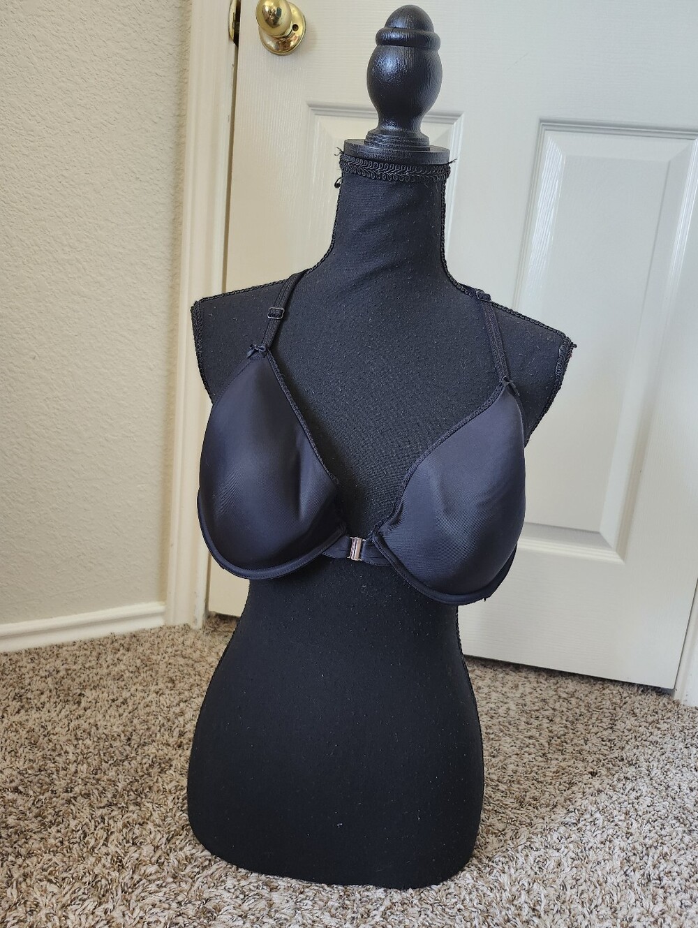 Adore Me Black Front Close Bra Cream Lace Back 38D